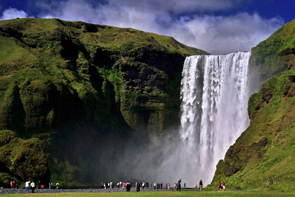 Piękne wodospady w Islandii