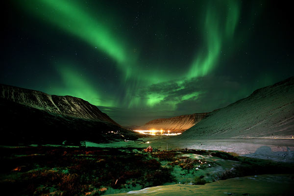 Piękne zorze polarne to częsty widok w tym miejscu Islandii