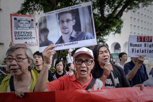Edward Snowden - protest - Azyl w Islandii