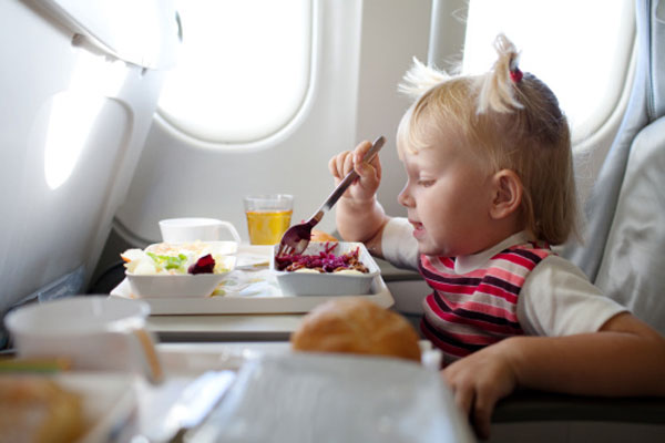 Jak podróżować samolotem z dzieckiem